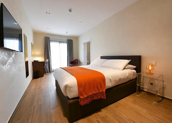 Quaint Boutique Hotel 2*